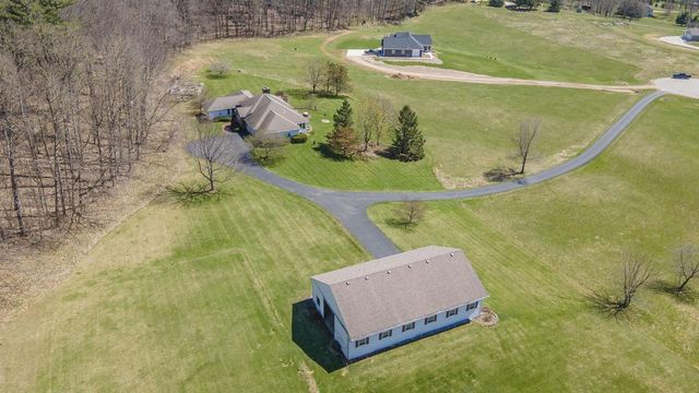 N4655 QUINTESSENCE COURT, New London, WI 54961