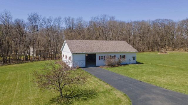 N4655 QUINTESSENCE COURT, New London, WI 54961