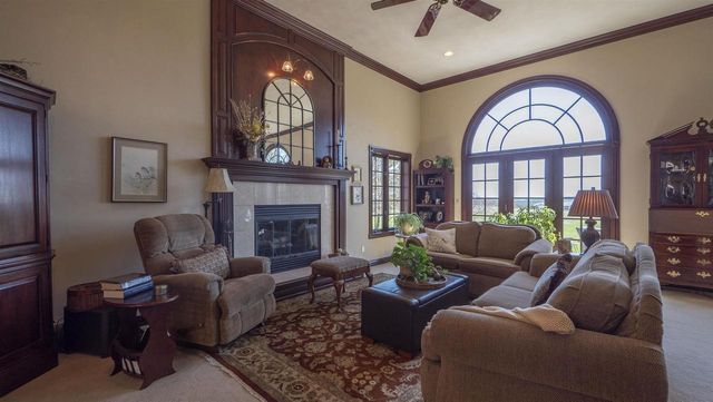 N4655 QUINTESSENCE COURT, New London, WI 54961