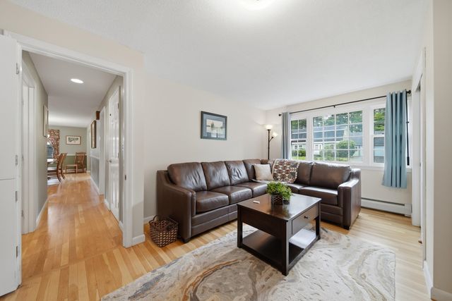 41 Nottingham Drive, Nashua, NH 03062
