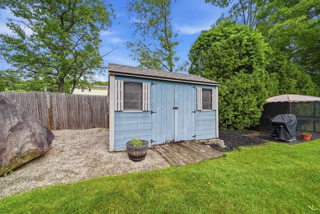 41 Nottingham Drive, Nashua, NH 03062