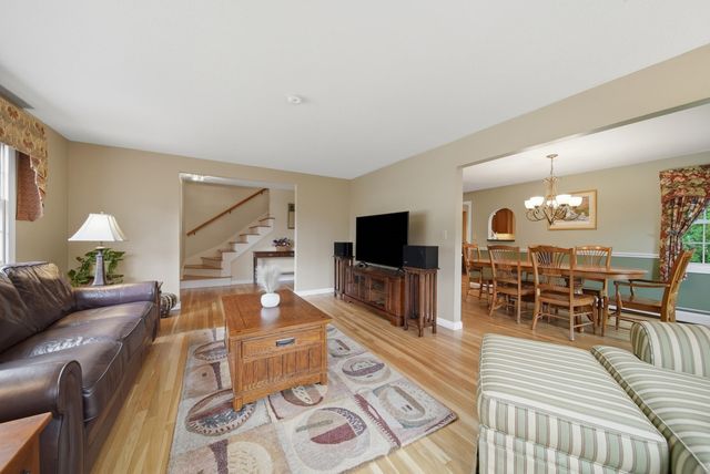 41 Nottingham Drive, Nashua, NH 03062