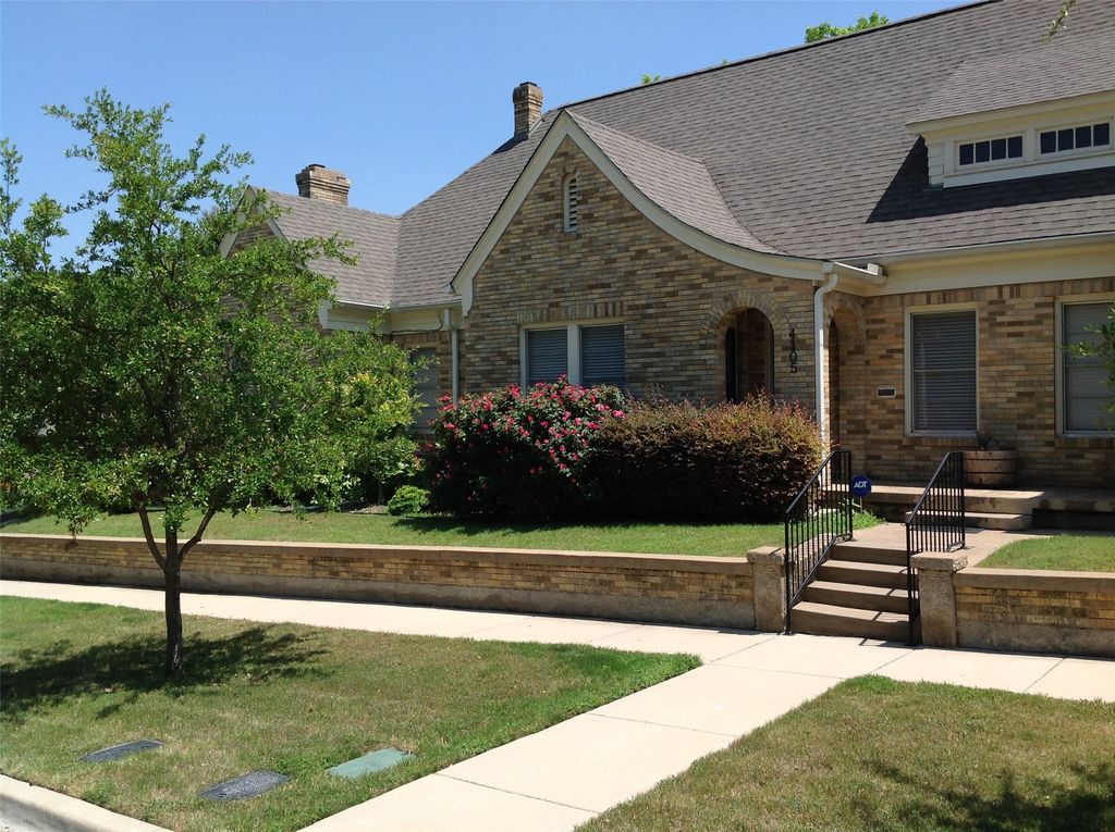 4105 Lafayette Avenue, Fort Worth, TX 76107