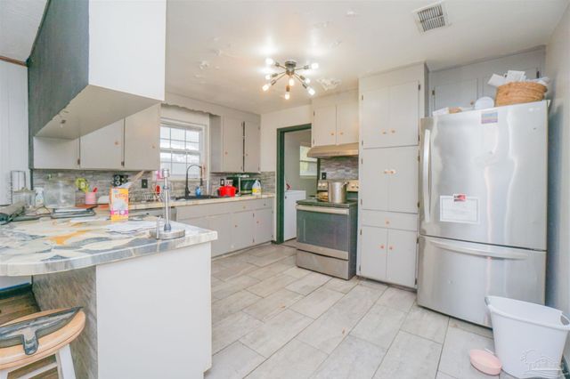 6401 Myrtle Hill Cir, Pensacola, FL 32506