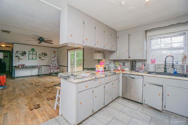 6401 Myrtle Hill Cir, Pensacola, FL 32506