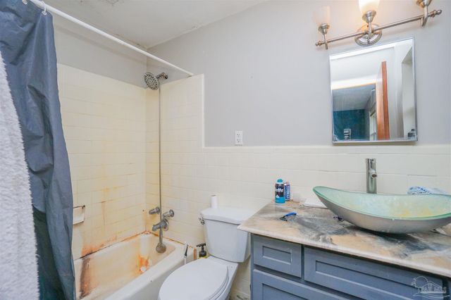 6401 Myrtle Hill Cir, Pensacola, FL 32506