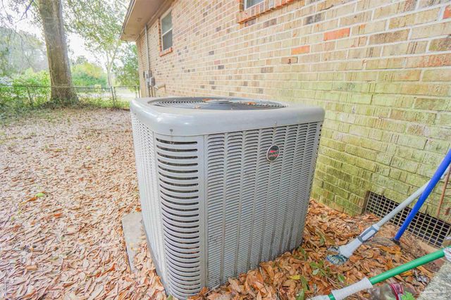 6401 Myrtle Hill Cir, Pensacola, FL 32506