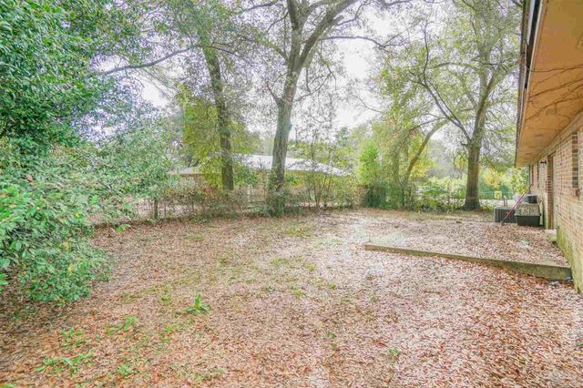 6401 Myrtle Hill Cir, Pensacola, FL 32506