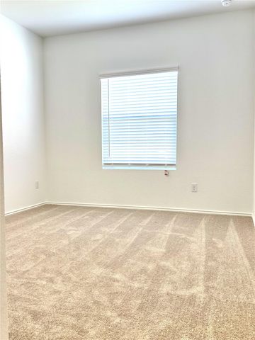 150 Cibolo Creek LOOP, Bastrop, TX 78602