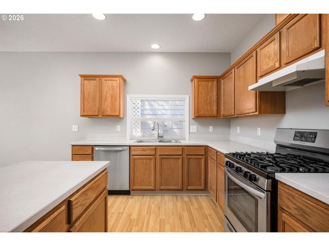 730 Ne PACIFIC Dr, Fairview, OR 97024