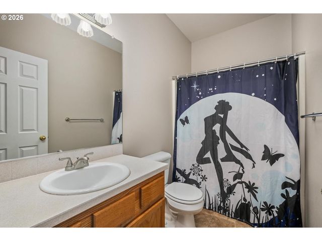 730 Ne PACIFIC Dr, Fairview, OR 97024