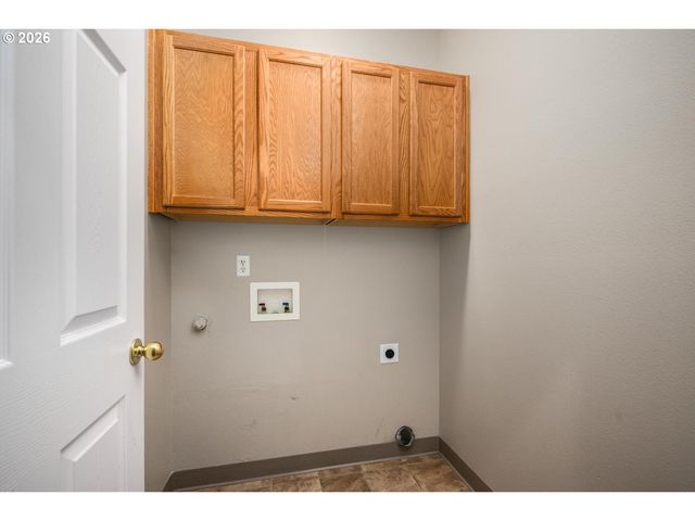 730 Ne PACIFIC Dr, Fairview, OR 97024