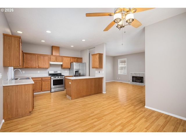 730 Ne PACIFIC Dr, Fairview, OR 97024