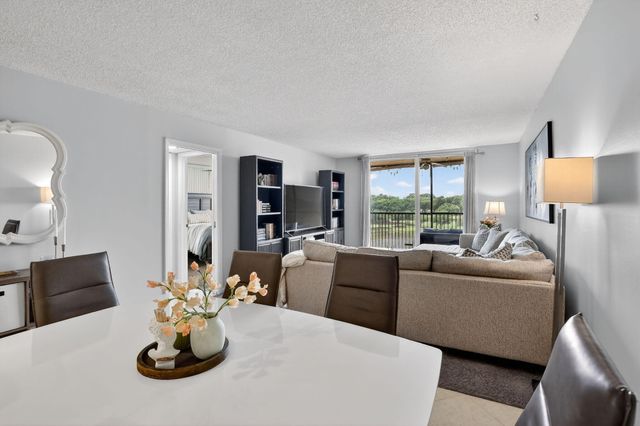 3001 W Rolling Hills Circle 501, Davie, FL 33328