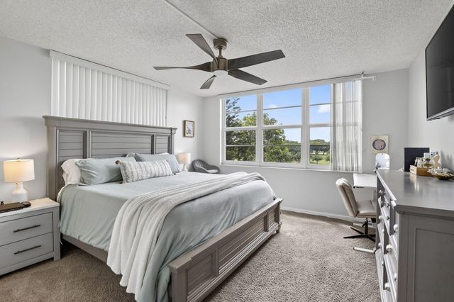 3001 W Rolling Hills Circle 501, Davie, FL 33328