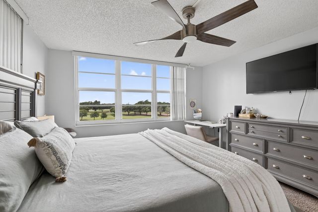 3001 W Rolling Hills Circle 501, Davie, FL 33328