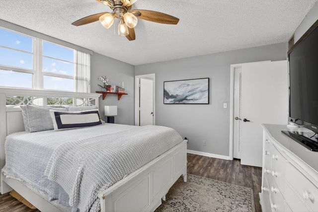 3001 W Rolling Hills Circle 501, Davie, FL 33328