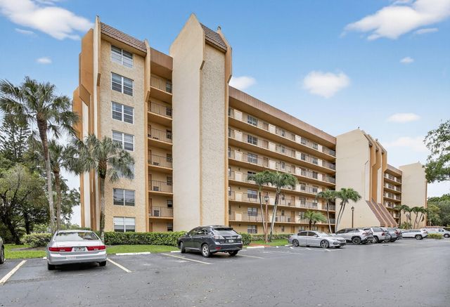 3001 W Rolling Hills Circle 501, Davie, FL 33328