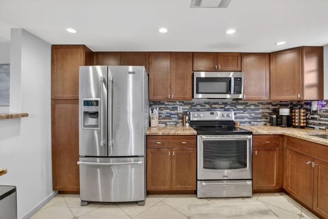 3001 W Rolling Hills Circle 501, Davie, FL 33328