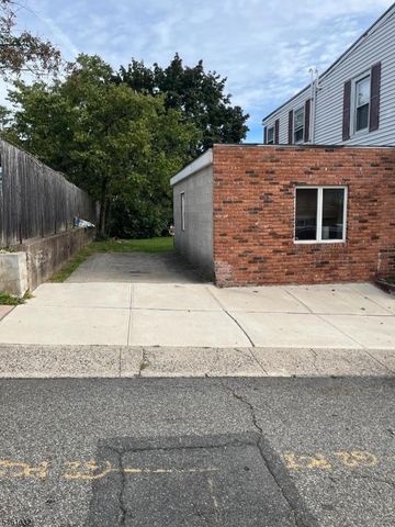 133 Dixon Ave, Paterson City, NJ 07501