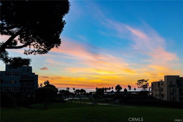 610 The Village 312, Redondo Beach, CA 90277