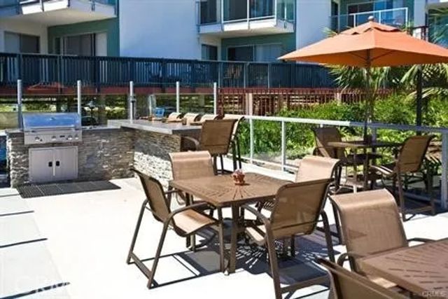 610 The Village 312, Redondo Beach, CA 90277
