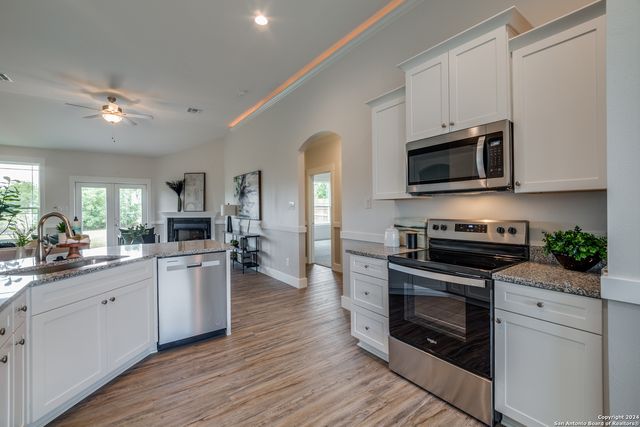 166 Lost Maples Way, Marion, TX 78124