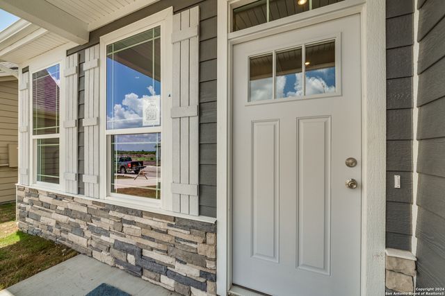 166 Lost Maples Way, Marion, TX 78124