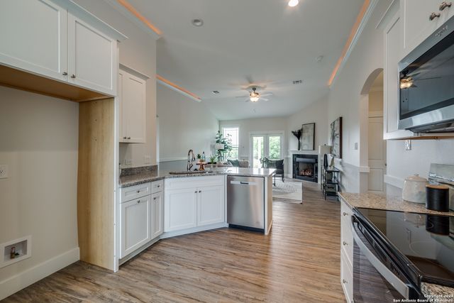 166 Lost Maples Way, Marion, TX 78124