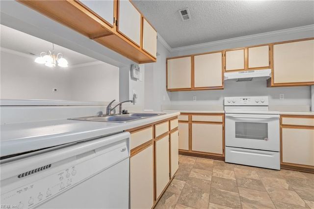 2121 Refuge CT, Virginia Beach, VA 23454