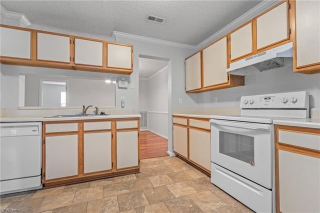 2121 Refuge CT, Virginia Beach, VA 23454