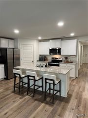 6713 Newbridge, Bessemer, AL 35022