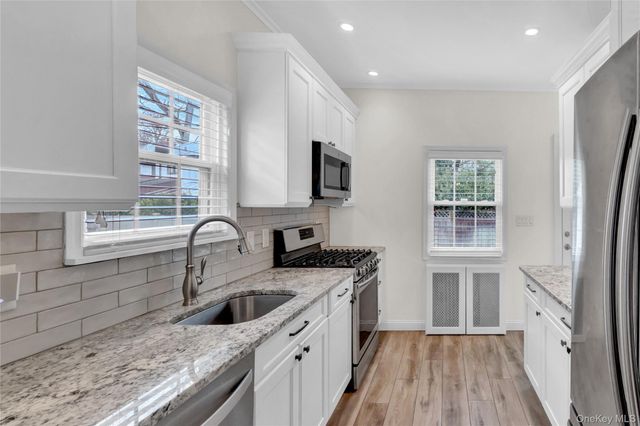 37 Fountain Avenue, Rockville Centre, NY 11570