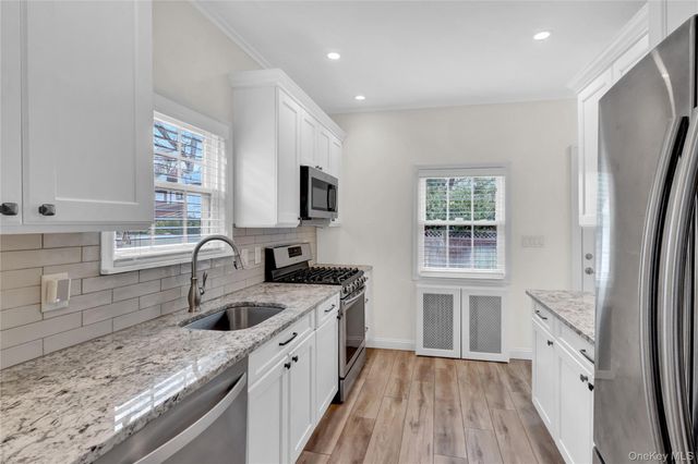 37 Fountain Avenue, Rockville Centre, NY 11570
