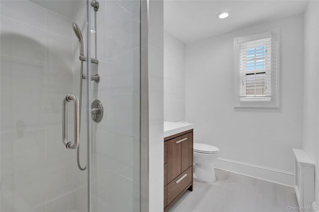 37 Fountain Avenue, Rockville Centre, NY 11570