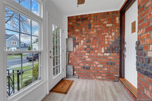 37 Fountain Avenue, Rockville Centre, NY 11570