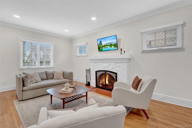 37 Fountain Avenue, Rockville Centre, NY 11570