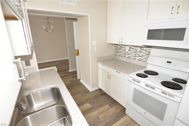3288 Page Ave Apt 1004, Virginia Beach, VA 23451