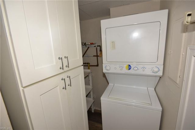 3288 Page Ave Apt 1004, Virginia Beach, VA 23451