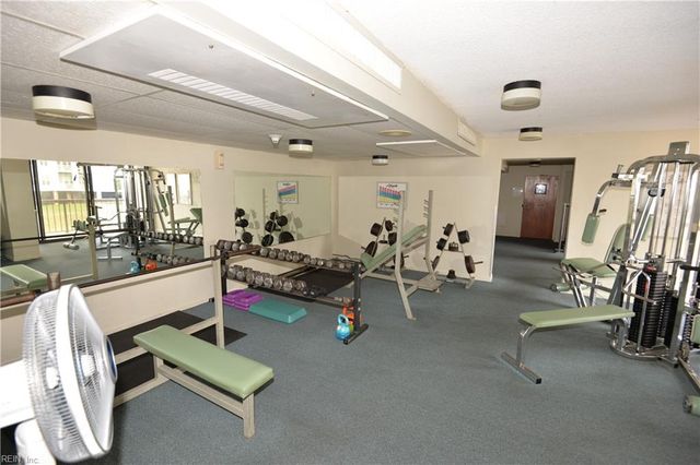 3288 Page Ave Apt 1004, Virginia Beach, VA 23451