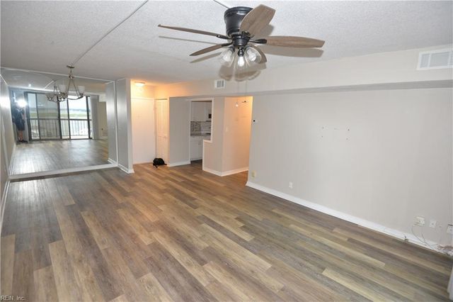 3288 Page Ave Apt 1004, Virginia Beach, VA 23451