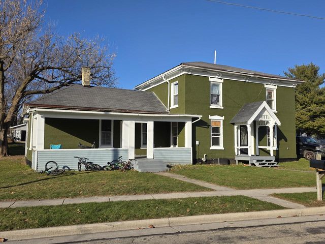 401 S College AVENUE, Fox Lake, WI 53933