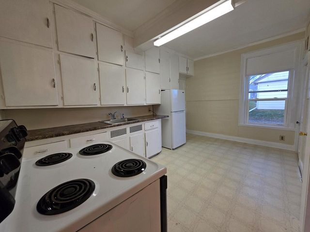 401 S College AVENUE, Fox Lake, WI 53933