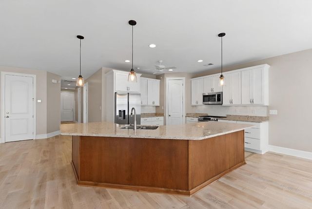 5915 Woodside Ave., Myrtle Beach, SC 29577