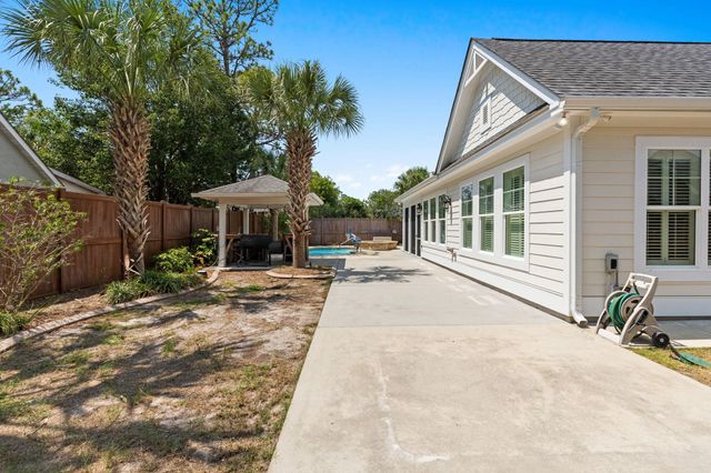 5915 Woodside Ave., Myrtle Beach, SC 29577