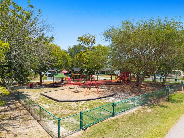 5915 Woodside Ave., Myrtle Beach, SC 29577