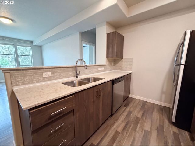 16417 Nw CHADWICK Way 203, Portland, OR 97229