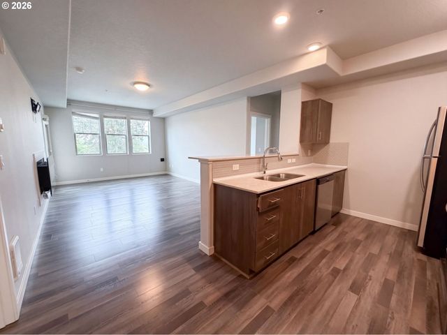 16417 Nw CHADWICK Way 203, Portland, OR 97229