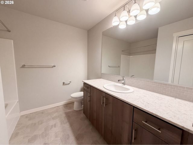 16417 Nw CHADWICK Way 203, Portland, OR 97229