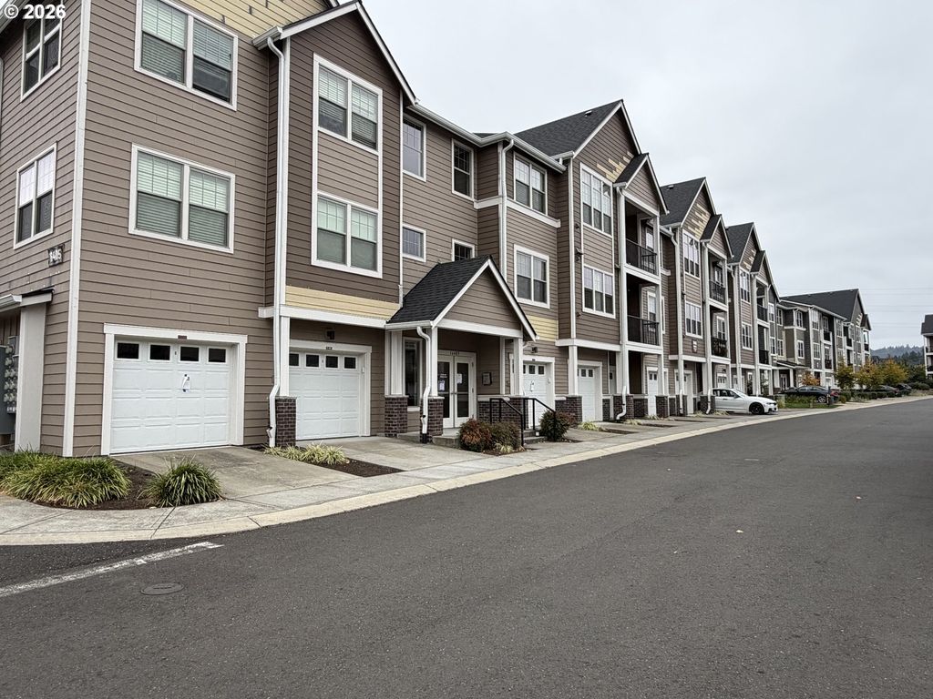 16417 Nw CHADWICK Way 203, Portland, OR 97229